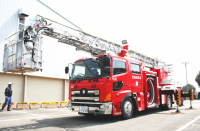 はしごつき消ぼうポンプじどう車