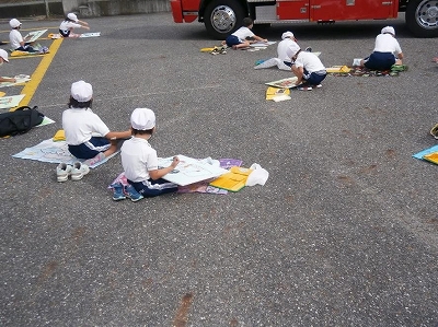 日吉小学校　車両見学及び写生会