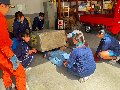 てこの原理を用いた重量物排除ブース