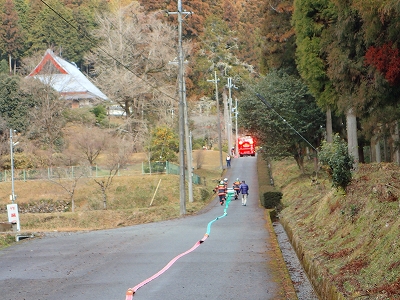 先着隊への中継送水