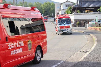 火災指令により、出動する各車両