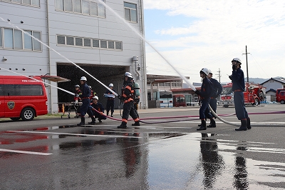 西脇消防署・消防団による一斉放水