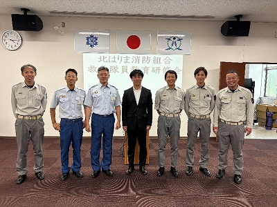 田中講師（中央）と北はりま消防指導救命士