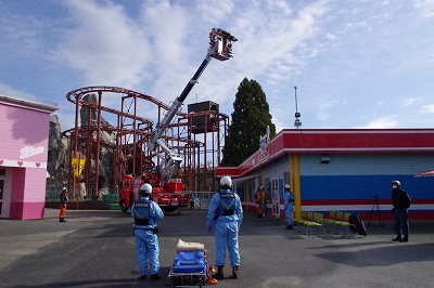 高所遊具からの救出訓練